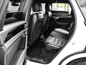 Внедорожник Volkswagen Touareg 2018 года, 3759000 рублей, Кирилловка