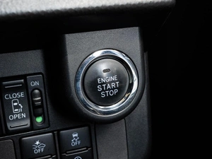 Хетчбэк Toyota Tank 2016 года, 1180000 рублей, Краснодар