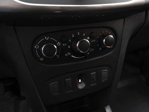 Хетчбэк Renault Sandero 2021 года, 1299000 рублей, Саратов