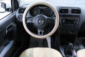 Седан Volkswagen Polo 2014 года, 1059000 рублей, Омск