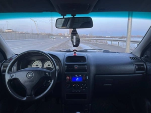 Хетчбэк Opel Astra 2000 года, 250000 рублей, Красноярск