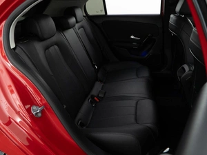 Хетчбэк Mercedes-benz A-класс 2018 года, 2248050 рублей, Москва