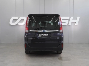 Минивэн Toyota Esquire 2016 года, 2335000 рублей, Воронеж