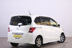 Минивэн Honda Freed 2009 года, 1169000 рублей, Омск