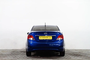 Седан Hyundai Solaris 2011 года, 829000 рублей, Сургут