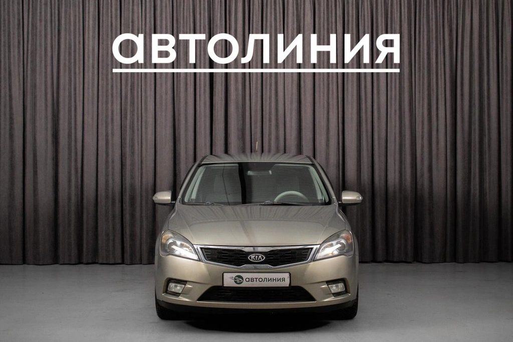 Хетчбэк Kia Ceed 2012 года, 750000 рублей, Красноярск