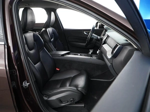 Внедорожник Volvo XC60 2018 года, 3178196 рублей, Москва