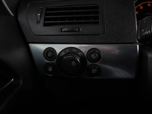 Седан Opel Astra 2011 года, 739000 рублей, Воронеж