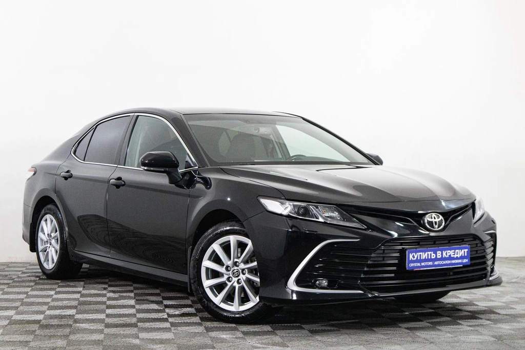 Седан Toyota Camry 2021 года, 2899000 рублей, Сургут