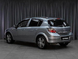 Хетчбэк Opel Astra 2011 года, 469000 рублей, Тюмень