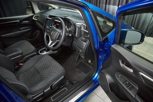 Хетчбэк Honda Fit 2017 года, 1067000 рублей, Красноярск