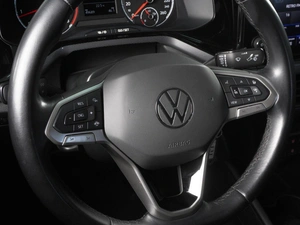 Лифтбек Volkswagen Polo 2021 года, 1769000 рублей, Красный Пахарь