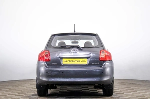 Хетчбэк Toyota Auris 2009 года, 609000 рублей, Пермь