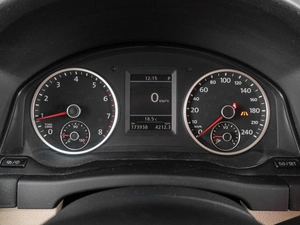 Внедорожник Volkswagen Tiguan 2013 года, 1819000 рублей, Тюмень