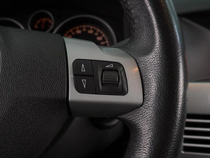 Хетчбэк Opel Astra 2013 года, 699000 рублей, Воронеж