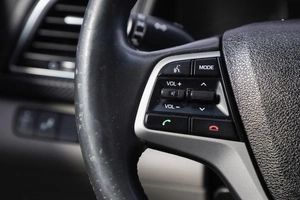 Седан Hyundai Elantra 2015 года, 1289000 рублей, Новосибирск