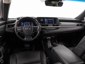 Седан Lexus ES 2019 года, 3689050 рублей, Москва