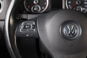 Внедорожник Volkswagen Tiguan 2012 года, 1529000 рублей, Тюмень