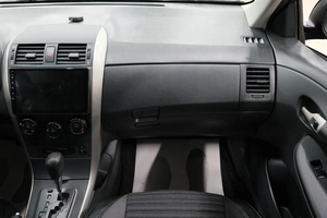 Седан Toyota Corolla 2009 года, 1079000 рублей, Омск