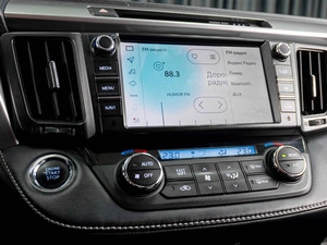 Внедорожник Toyota RAV4 2018 года, 2419000 рублей, Тюмень