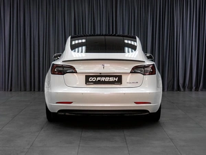 Седан Tesla Model 3 2019 года, 3769000 рублей, Тюмень
