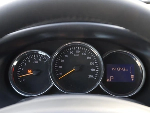 Седан Renault Logan 2015 года, 719000 рублей, Ижевск