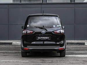 Минивэн Toyota Sienta 2018 года, 1829000 рублей, Кирилловка