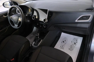 Седан Hyundai Solaris 2019 года, 1289000 рублей, Омск
