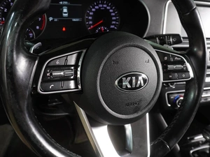 Седан Kia Optima 2019 года, 1964000 рублей, Воронеж