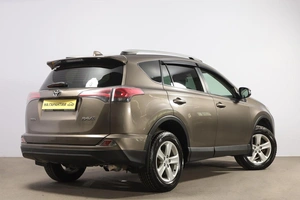 Внедорожник Toyota RAV4 2016 года, 2499000 рублей, Новосибирск