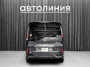 Минивэн Honda Stepwgn Spada 2016 года, 1749000 рублей, Красноярск