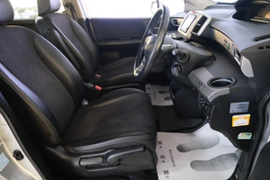 Минивэн Honda Freed 2012 года, 1169000 рублей, Омск