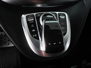 Минивэн Mercedes-benz V-класс 2018 года, 6590000 рублей, Красный Пахарь