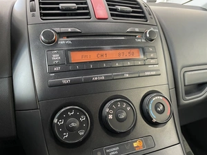 Хетчбэк Toyota Auris 2010 года, 887000 рублей, Солонцы