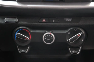 Внедорожник Kia Stonic 2019 года, 1889000 рублей, Омск