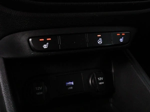 Седан Hyundai Solaris 2021 года, 1475000 рублей, Красный Пахарь