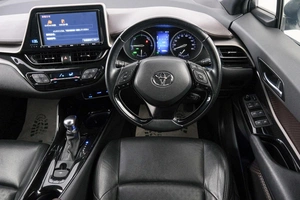 Внедорожник Toyota C-HR 2017 года, 2009000 рублей, Красноярск