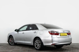 Седан Toyota Camry 2014 года, 1999000 рублей, Сургут