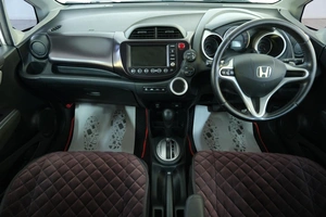 Хетчбэк Honda Fit 2009 года, 749000 рублей, Омск
