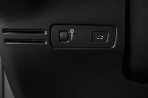 Внедорожник Volvo XC40 2018 года, 2550000 рублей, Омск