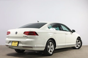 Седан Volkswagen Passat 2016 года, 1899000 рублей, Новосибирск