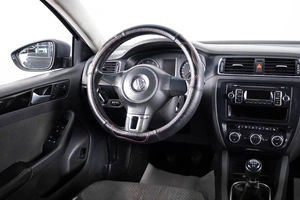 Седан Volkswagen Jetta 2012 года, 849000 рублей, Пермь