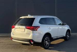 Внедорожник Mitsubishi Outlander 2017 года, 1920000 рублей, Солонцы