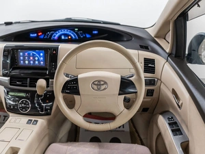 Минивэн Toyota Estima 2012 года, 2000000 рублей, Красноярск