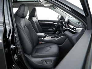 Внедорожник Toyota Highlander 2026 года, 5498888 рублей, Москва