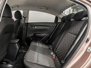 Седан Kia Rio 2018 года, 1470000 рублей, Красноярск