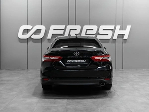 Седан Toyota Camry 2018 года, 2450000 рублей, Тюмень