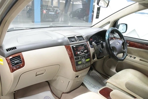 Минивэн Toyota Ipsum 2001 года, 768000 рублей, Солонцы