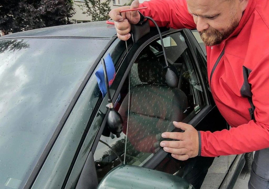 Вскрытие авто. Аварийное вскрытие Авто замков 1000 рублей, Красноярск