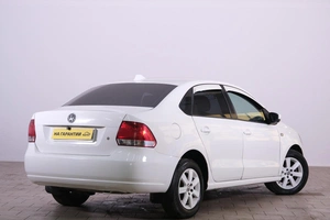 Седан Volkswagen Polo 2010 года, 599000 рублей, Омск